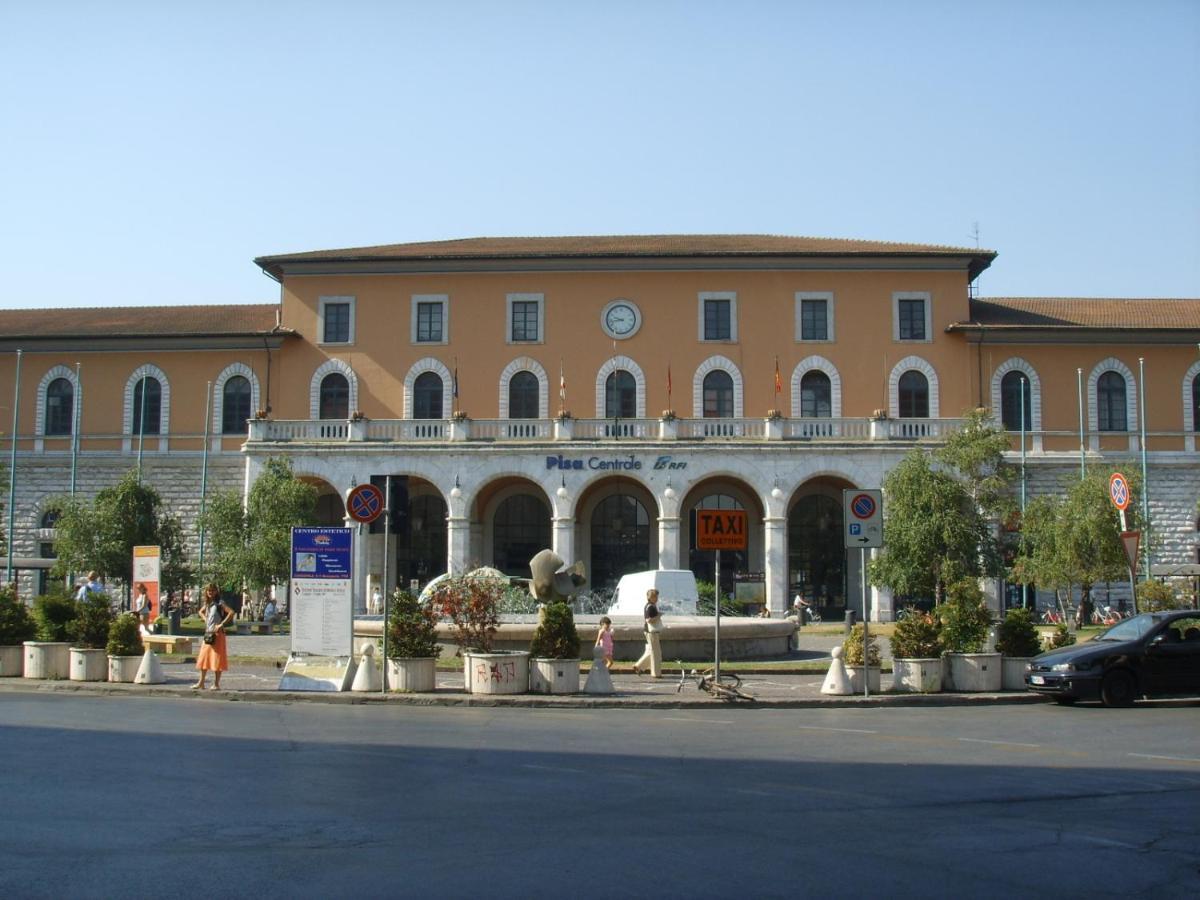 Pisa Stazione - Centro Appartamento Elegante Con Netflix エクステリア 写真